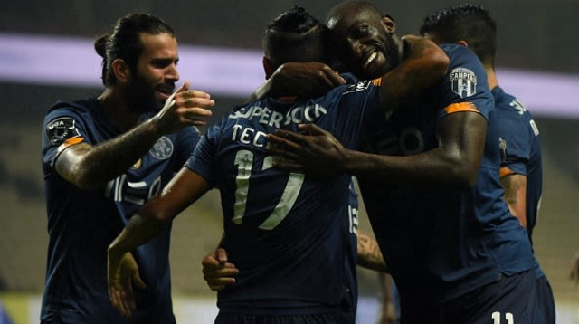 שחקני פורטו (צילום: MIGUEL RIOPA/AFP via Getty Images)