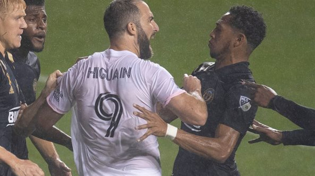 גונסאלו היגוואין (צילום: Mitchell Leff / Stringer)