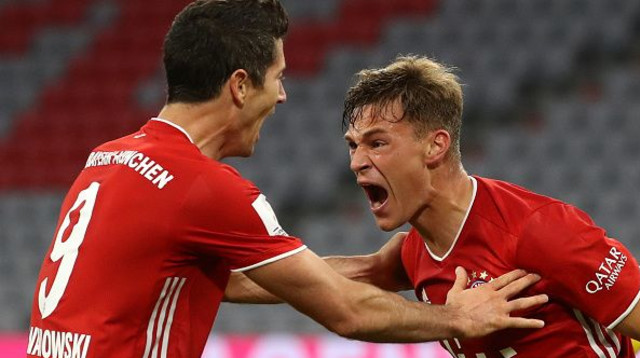 ג’ושוע קימיך, רוברט לבנדובסקי (צילום: Alexander Hassenstein/Getty Images)