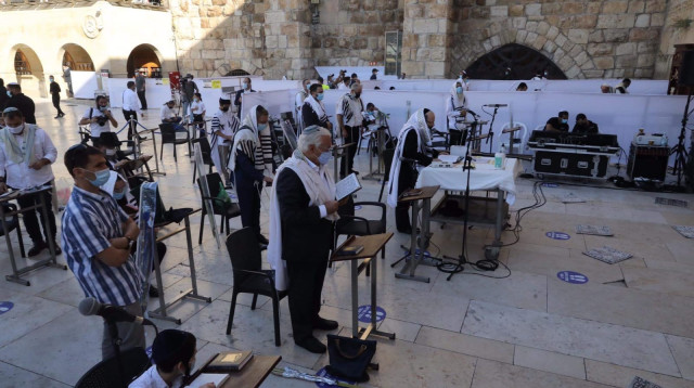 ברכת הכהנים המסורתית בכותל המערבי (צילום: מרק ישראל סלם)