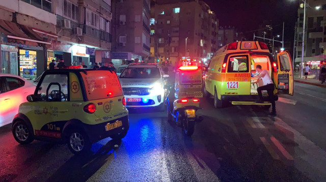 ניידת מד"א בזירת הירי (צילום: תיעוד מבצעי מד"א)