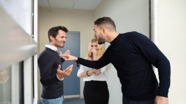 סכסוך שכנים (צילום: Shutterstock)