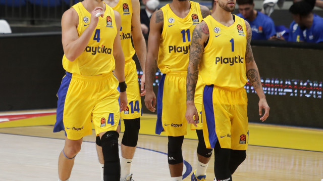 שחקני מכבי תל אביב נגד אלבה ברלין (צילום: דני מרון)