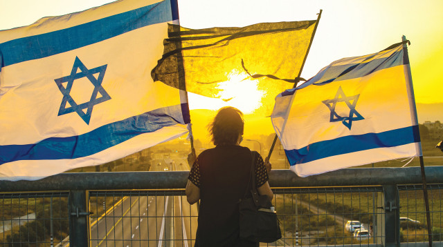 ההפגנות בגשרים (צילום: ענת חרמוני, פלאש 90)