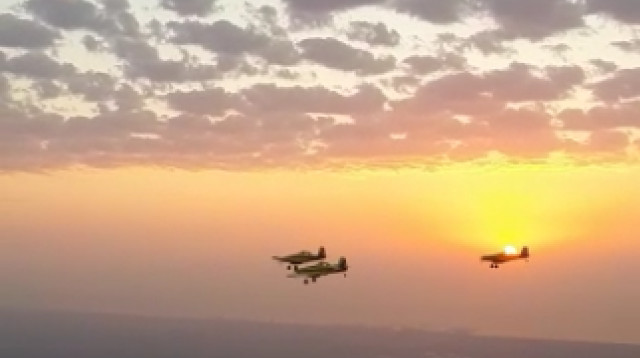 מטוסי כיבוי בדרכם לנוף גליל (צילום: יחידת הכיבוי האווירית)