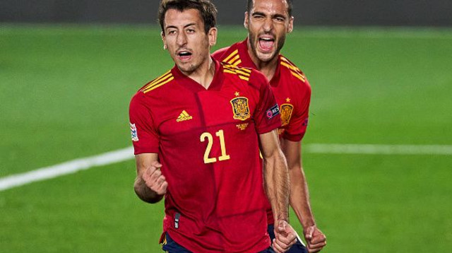 מיקל אויארסבאל חוגג עם מיקל מרינו (צילום: Diego Souto/Quality Sport Images/Getty Images)