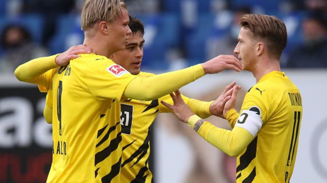 מרקו רויס חוגג עם ארלינג הולאנד (צילום: Alex Grimm/Getty Images)