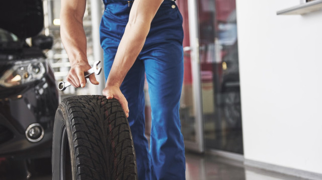 מוסך (צילום: FREEPIK)