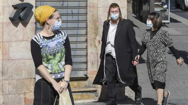 אנשים במסכה, ירושלים קורונה  (צילום: מארק ישראל סלם)