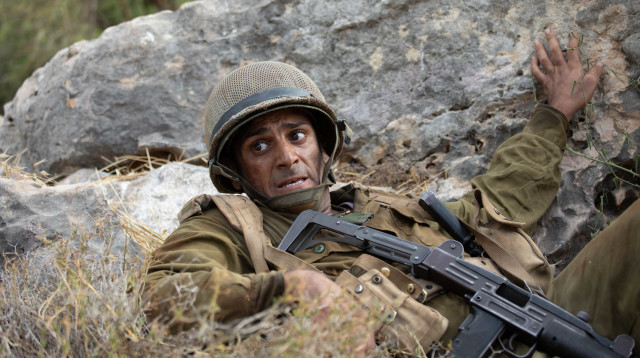 אביב אלוש, מתוך "שעת נעילה" (צילום: ורד אדיר)