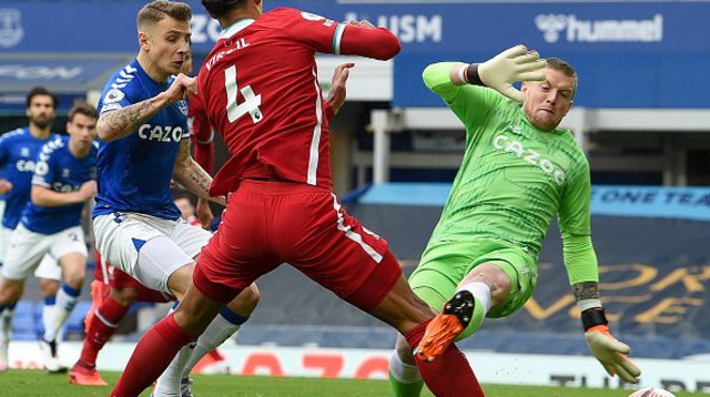 ג’ורדן פיקפורד, וירג’יל ואן דייק (צילום: John Powell/Liverpool FC via Getty Images)