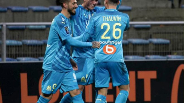 שחקני מארסיי חוגגים (צילום: מארסיי)