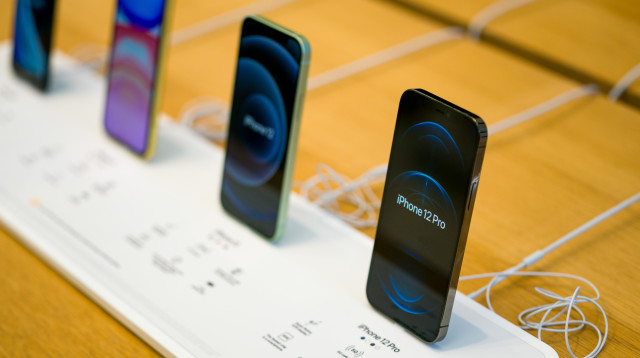 אייפון 12 פרו (צילום: Ming Yeung/Getty Images)