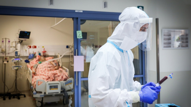 מחלקת קורונה רופא אחות (צילום: מארק ישראל סלם)