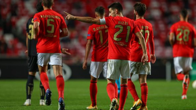 פיצי ובנפיקה חוגגים (צילום: Carlos Rodrigues/Getty Images)