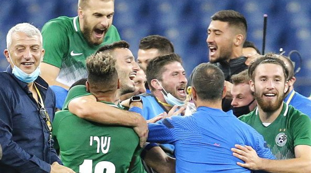 שחקני מכבי חיפה חוגגים (צילום: Valery Matytsin / Contributor)