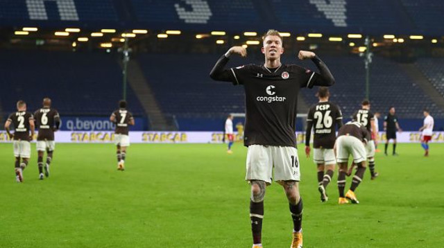 סימון מקיינוק (צילום: Martin Rose/Getty Images)