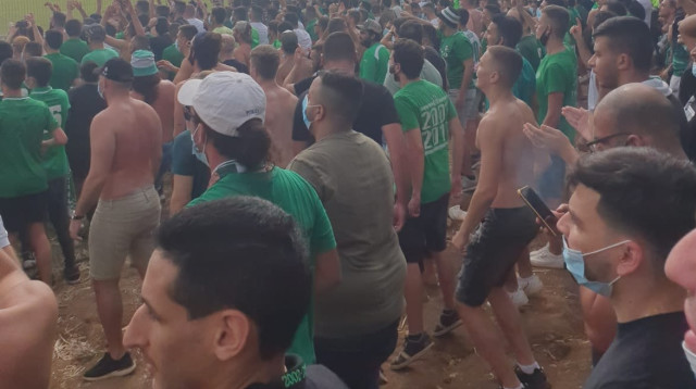 אוהדי מכבי חיפה (צילום: תום אונגר)