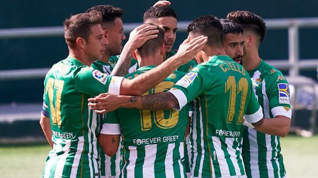 שחקני בטיס חוגגים (צילום: Mateo Villalba/Quality Sport Images/Getty Images)