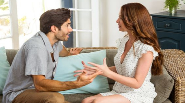 בני זוג מתווכחים (צילום: Shutterstock)