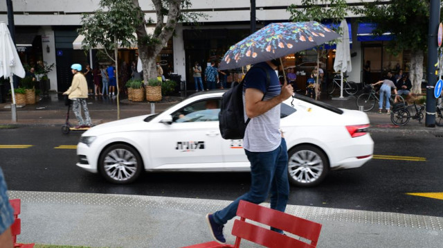 גשמים במרכז (צילום: אבשלום ששוני)