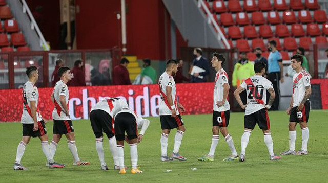 שחקני ריבר פלייט (צילום: Daniel Jayo / Stringer)