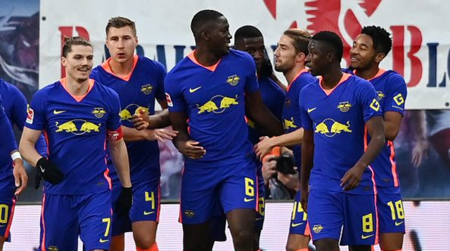 שחקני לייפציג חוגגים (צילום: Hendrik Schmidt/picture alliance via Getty Images)