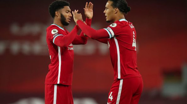 וירג’יל ואן דייק וג’ו גומז (צילום: Robbie Jay Barratt - AMA/Getty Images)