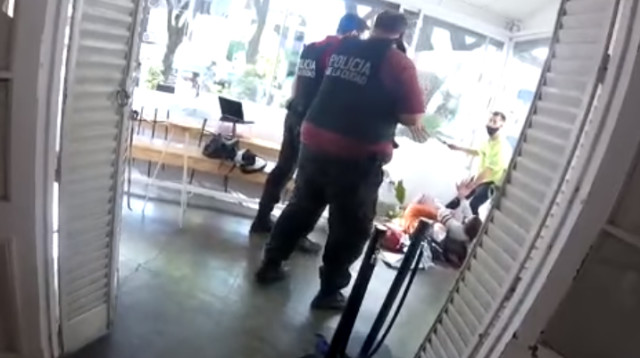 מתוך מעצר החוטף של הרקדנית המפורסמת (צילום: צילום מסך פייסבוק)