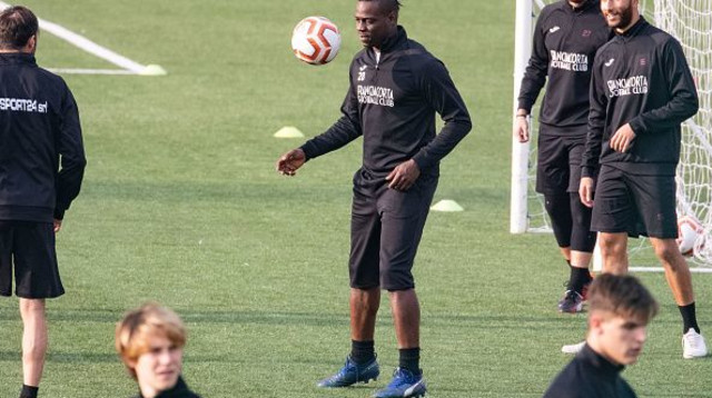 מריו באלוטלי (צילום: Stefano Nicoli/NurPhoto via Getty Images)