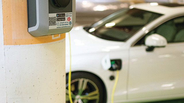 מהפכת הרכבים החשמליים בישראל (צילום: ארטיום סולטדנקו)