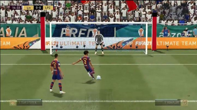 חואן קוואדראדו ורונאלדו בפיפא 21 (צילום: Th3_H4mm3r / reddit)