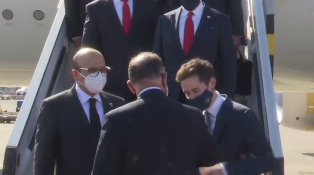 המשלחת הבחריינית נוחתת בנתבג (צילום: צילום מסך)