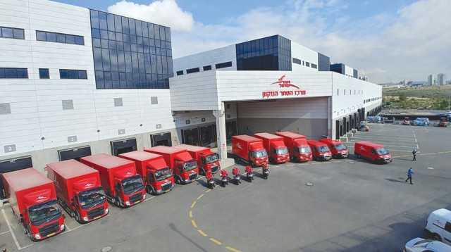 מרכז הסחר המקוון של דואר ישראל (צילום: שחר פליישמן)