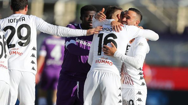 שחקני בנבנטו חוגגים (צילום: Gabriele Maltinti/Getty Images)