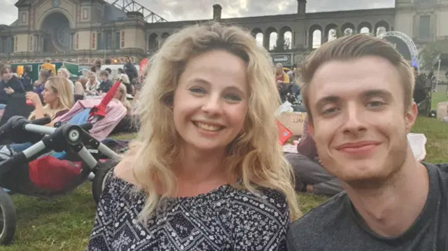 ליאם אלן והאנה ארקרייט (צילום: רשתות חברתיות)