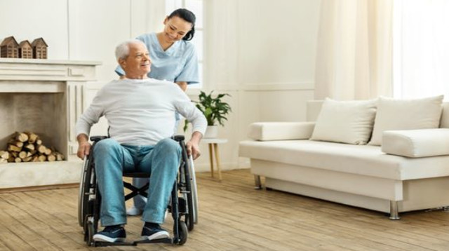 קשיש סיעודי (צילום: Shutterstock)