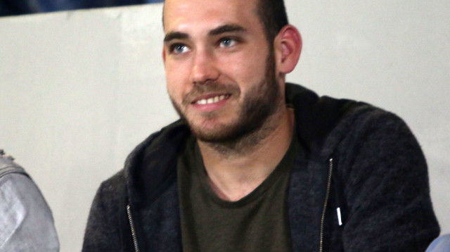 מרגוליס ביציע בבלומפילד (צילום: צילום: עדי אבישי)