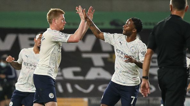 קווין דה בריינה, ראחים סטרלינג (צילום: Matthew Ashton - AMA/Getty Images)