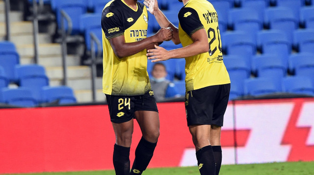 קילאן ואן דר קאפ, דולב אזולאי (צילום: ברני ארדוב)