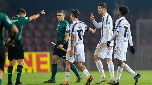 שחקני יובנטוס מאוכזבים (צילום: Giuseppe Maffia/NurPhoto via Getty Images)