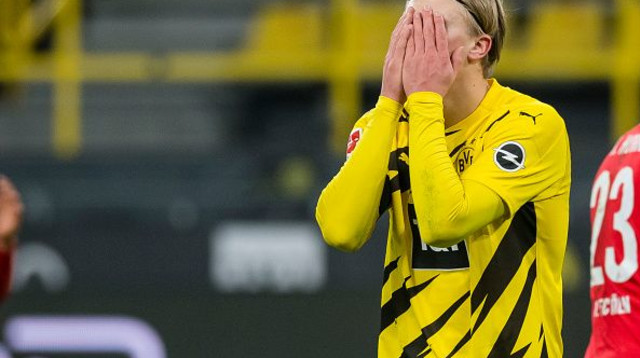 ארלינג הולאנד מתוסכל (צילום: Alexandre Simoes/Borussia Dortmund via Getty Image)
