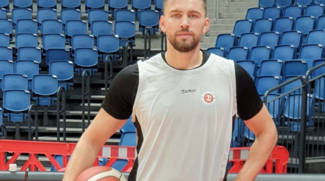 אדווינאס ששקוס (צילום: הפועל ירושלים, רשמי)