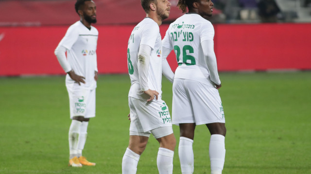 שחקני הפועל כפר סבא מאוכזבים (צילום: דני מרון)