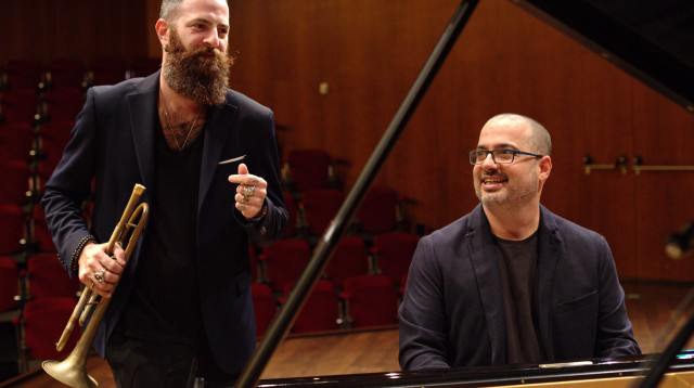 יונתן אבישי ואבישי כהן (צילום: FRANCESCO SCARPONI/ECM RECORDS)