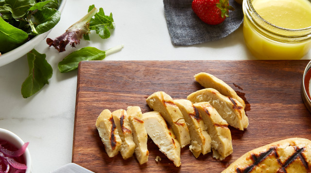 בשר שיוצר במעבדה (צילום: רויטרס)