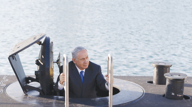 נתניהו בצוללת (צילום: רויטרס)