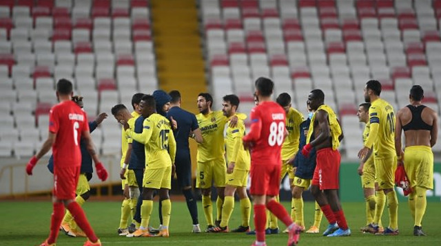 סיבאספור מול ויאריאל (צילום: OZAN KOSE / Contributor)