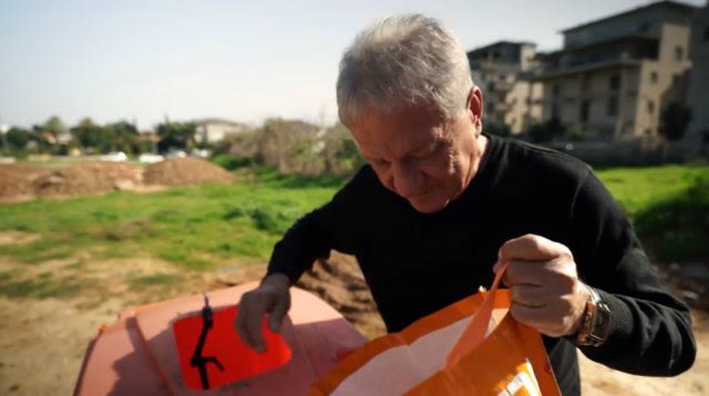 שייע פיינגנבוים ממחזר (צילום: תמיר תאגיד המחזור)