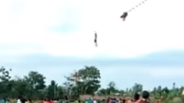 בן 12 הסתבך בעפיפון שלו והתרסק מגובה של 30 מטרים (צילום: צילום מסך פייסבוק)